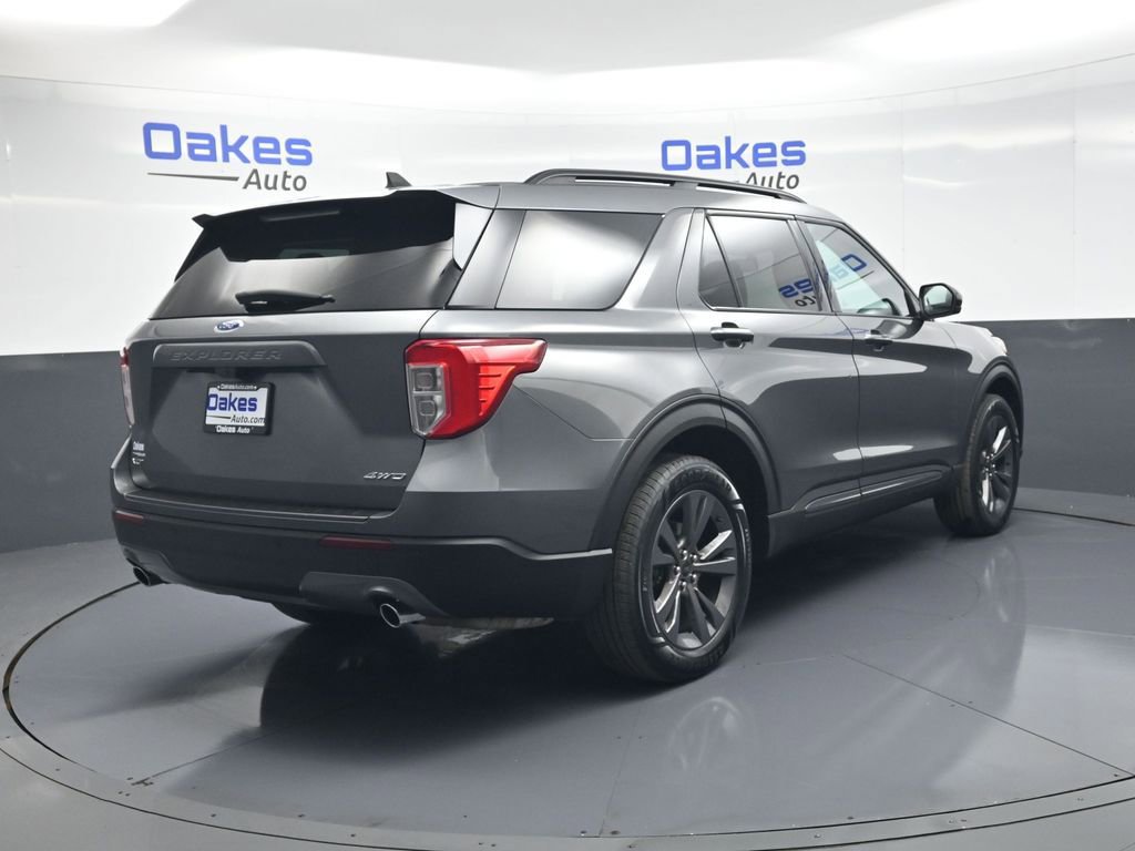 Used 2023 Ford Explorer XLT w/ Equipment Group 202A AWD/4WD image 8