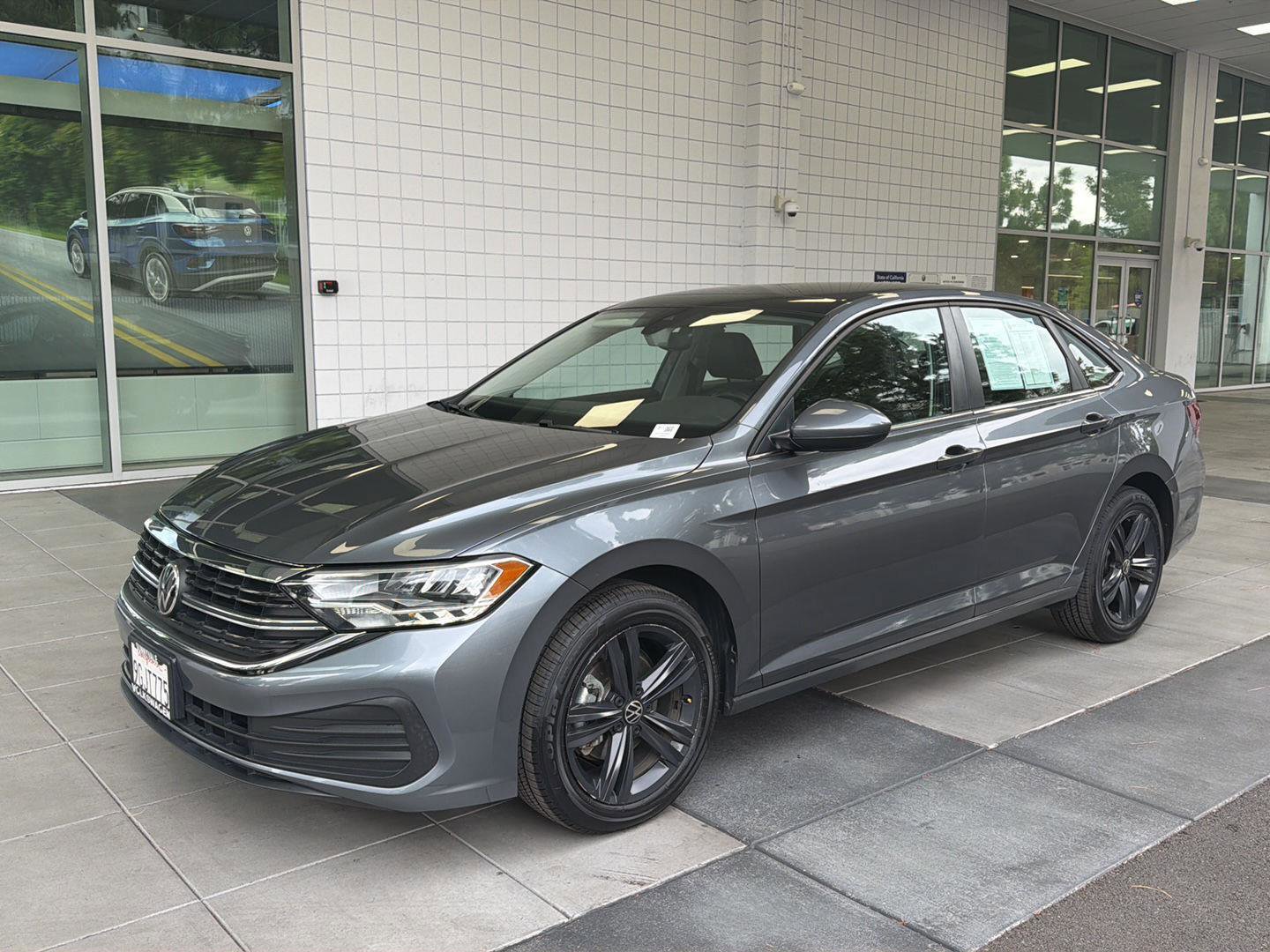 Used 2023 Volkswagen Jetta SE w/ Panoramic Sunroof Package
