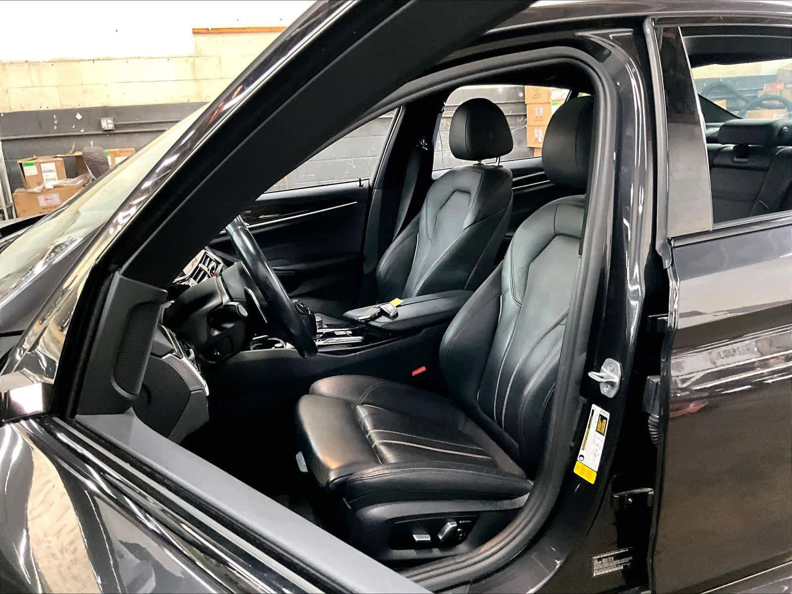 Used 2018 BMW 540i RWD image 26