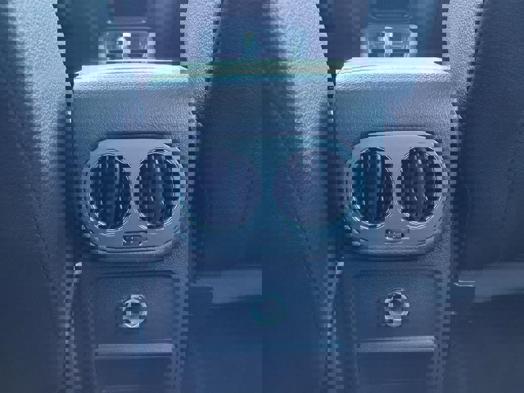 Used 2016 Volkswagen Tiguan S image 25