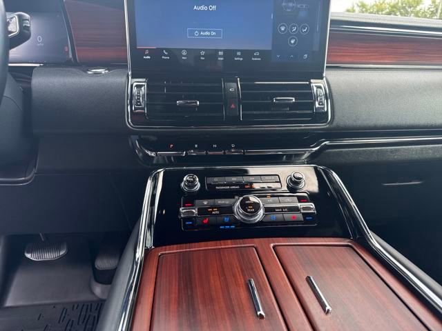 Certified 2023 Lincoln Navigator Reserve image 19