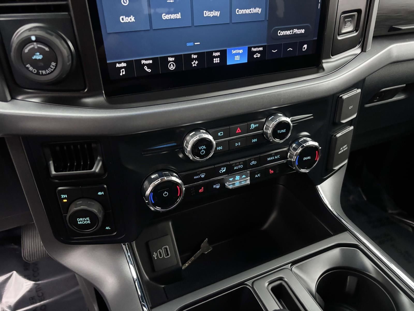 New 2025 Ford F150 XLT w/ Equipment Group 302A MID image 21