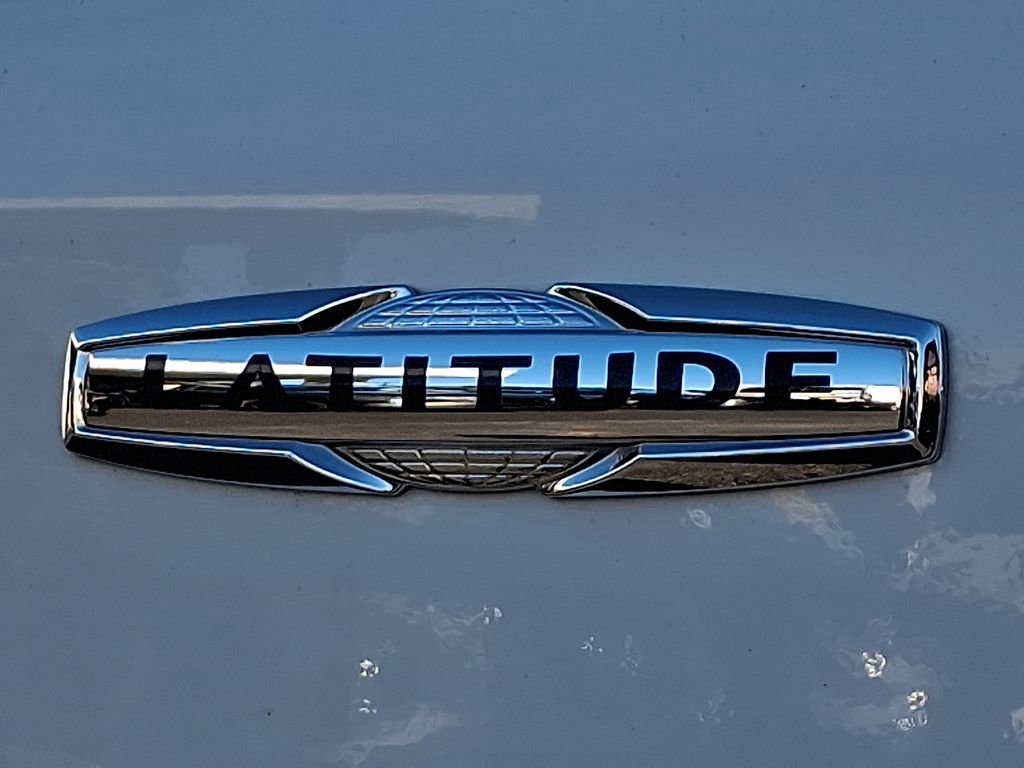 Used 2019 Jeep Compass Latitude w/ Cold Weather Group image 30