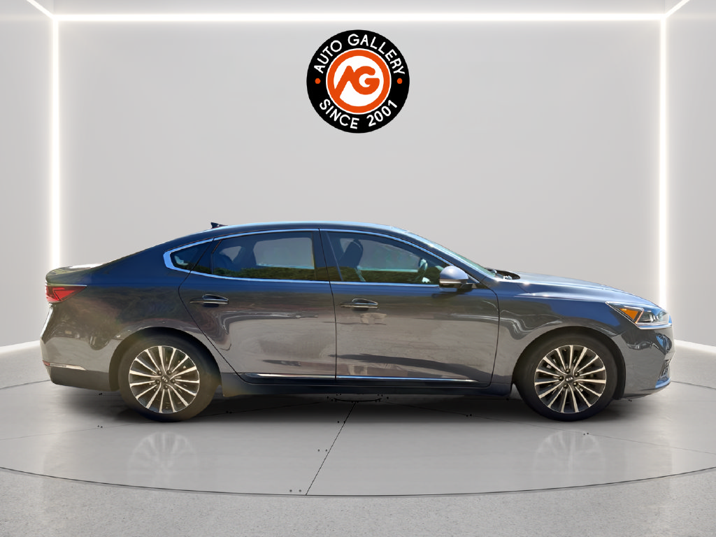 Used 2017 Kia Cadenza Technology FWD image 8