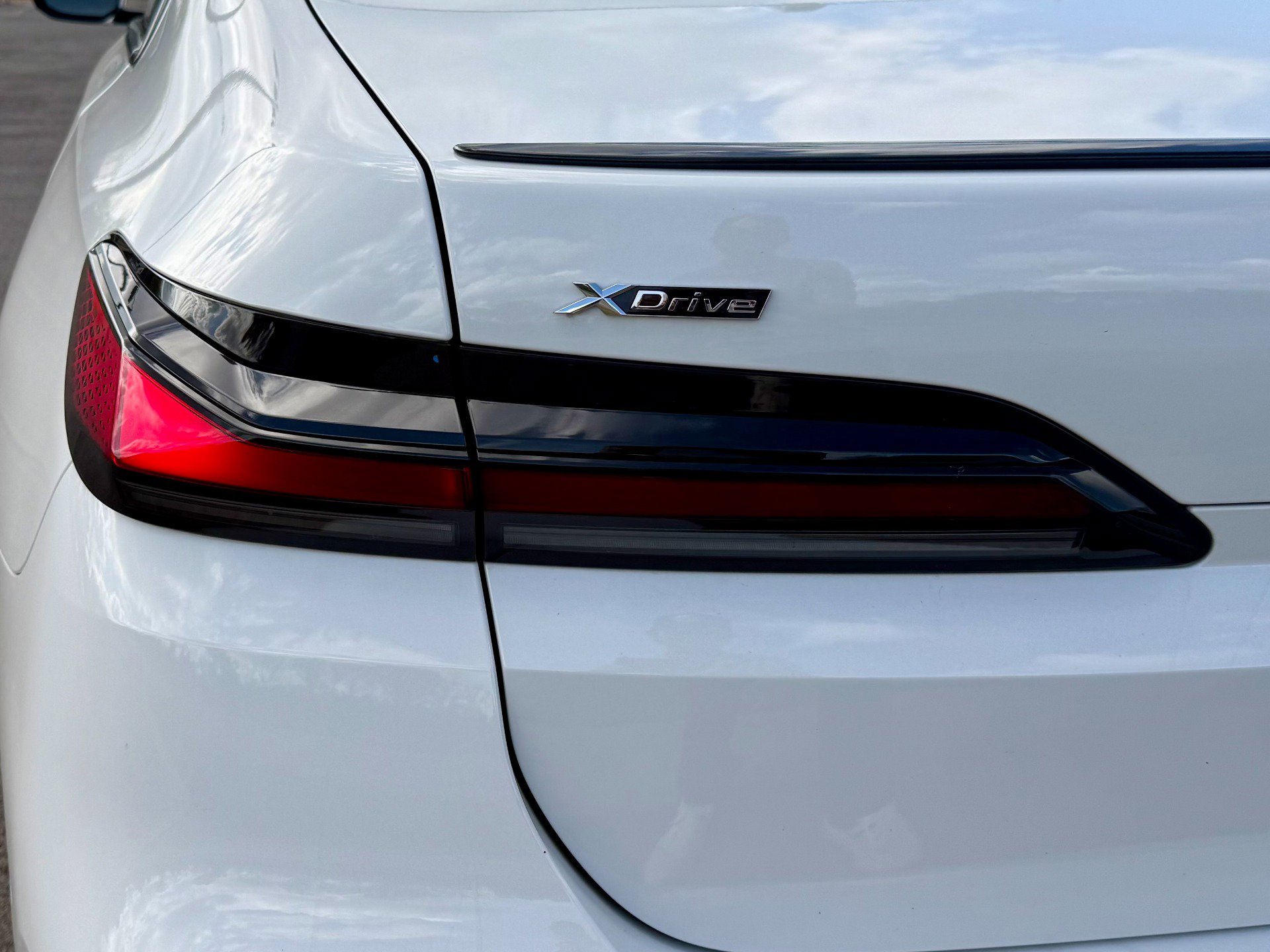 Used 2025 BMW 760i xDrive w/ Executive Package AWD/4WD image 14