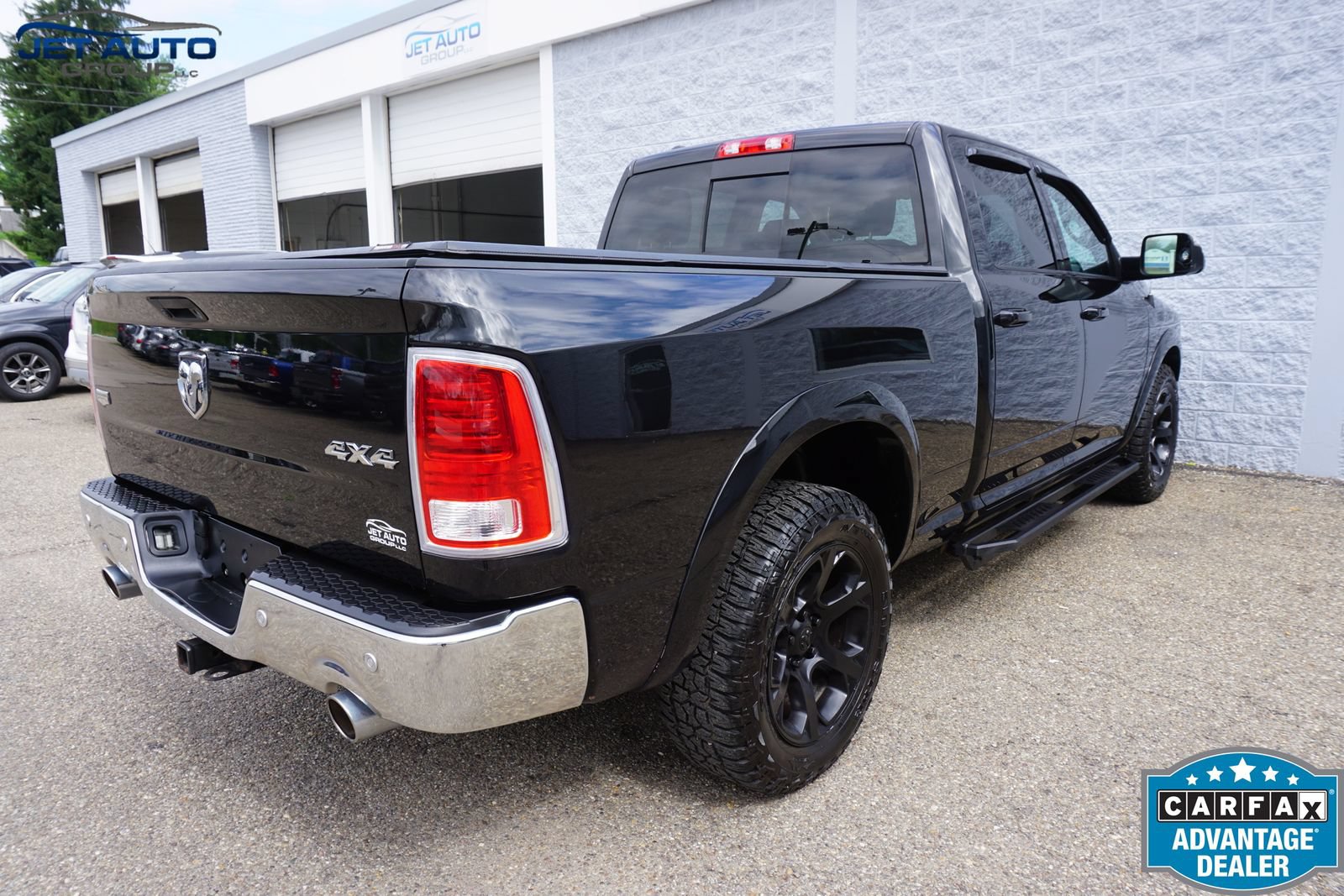 Used 2016 RAM 1500 Laramie AWD/4WD image 10