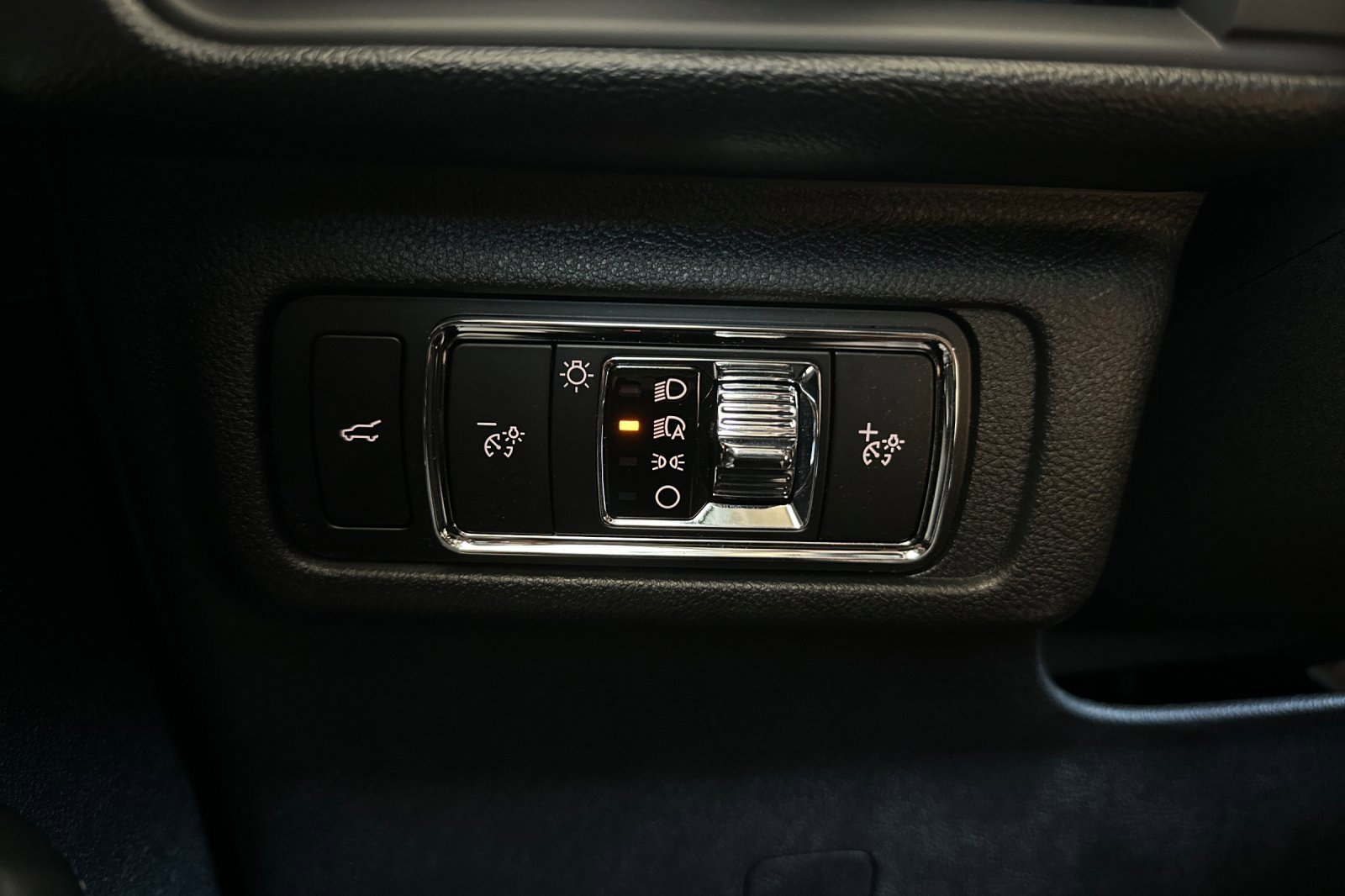 New 2025 Lincoln Corsair Reserve w/ Equipment Group 202A image 27