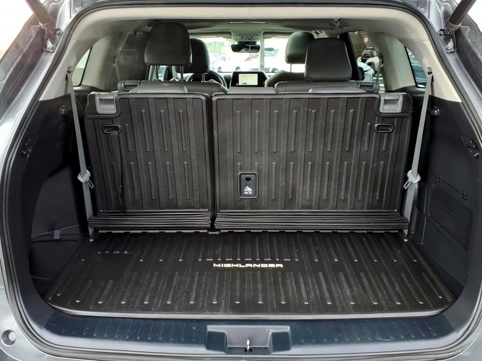 Certified 2023 Toyota Highlander XLE image 10