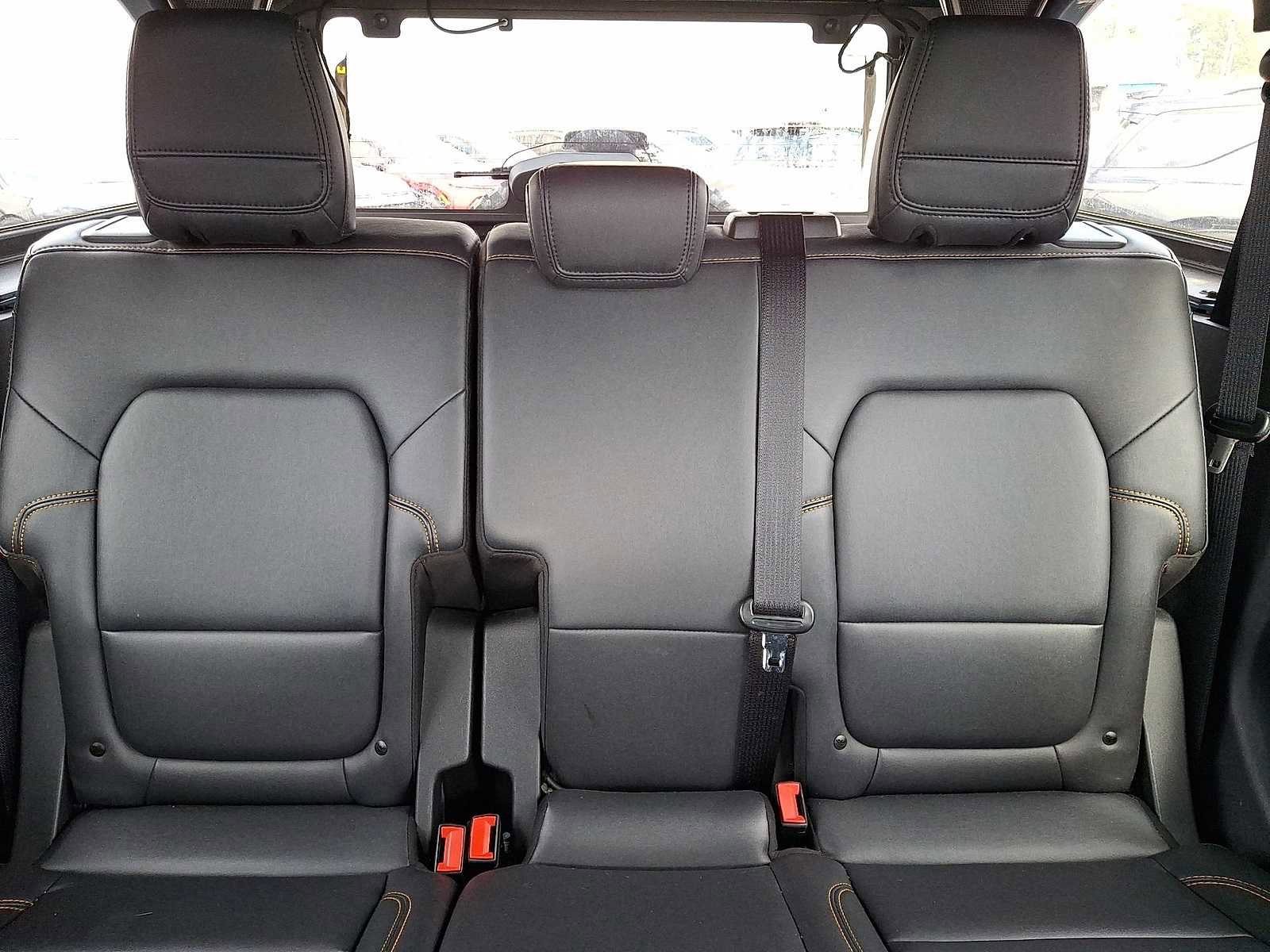 Used 2023 Ford Bronco Badlands image 14