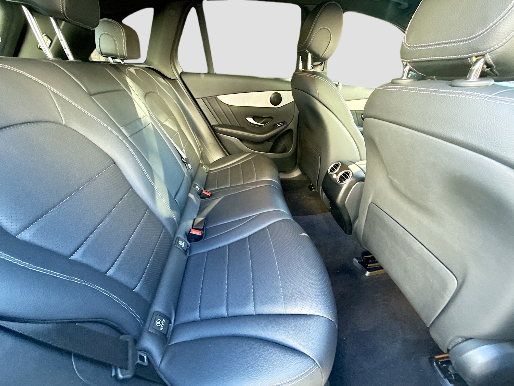 Used 2022 Mercedes-Benz GLC 300 w/ AMG Line image 28