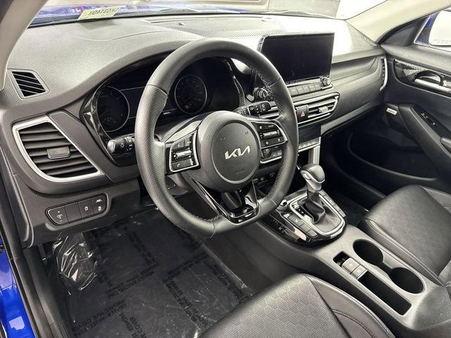 Certified 2023 Kia Seltos SX w/ SX Sunroof Package AWD/4WD image 24
