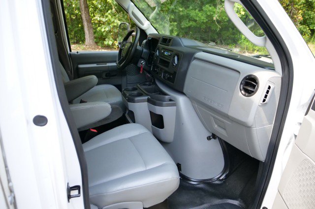 Used 2024 Ford E-450 and Econoline 450 Super Duty w/ Power Windows & Locks Group RWD image 31