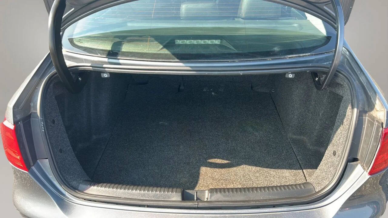 Used 2013 Volkswagen Jetta SE FWD image 15