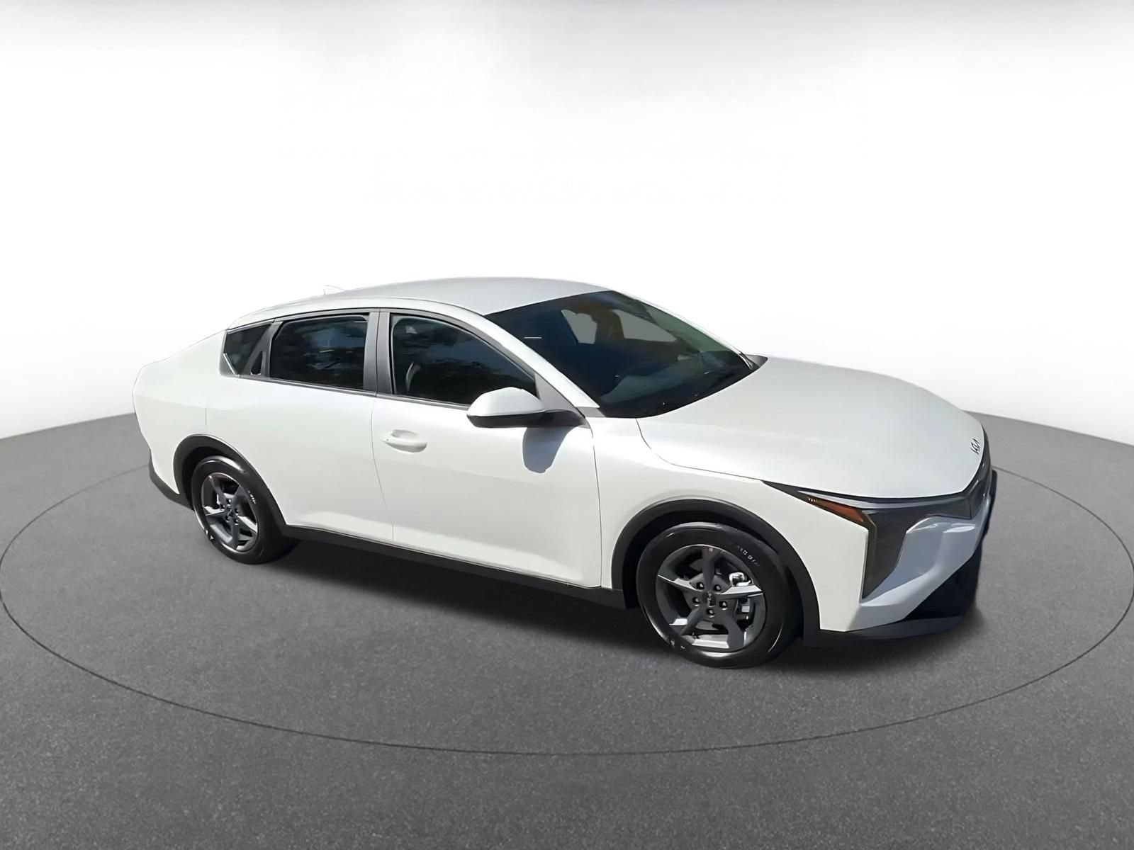 Used 2026 Kia K4 FWD image 2