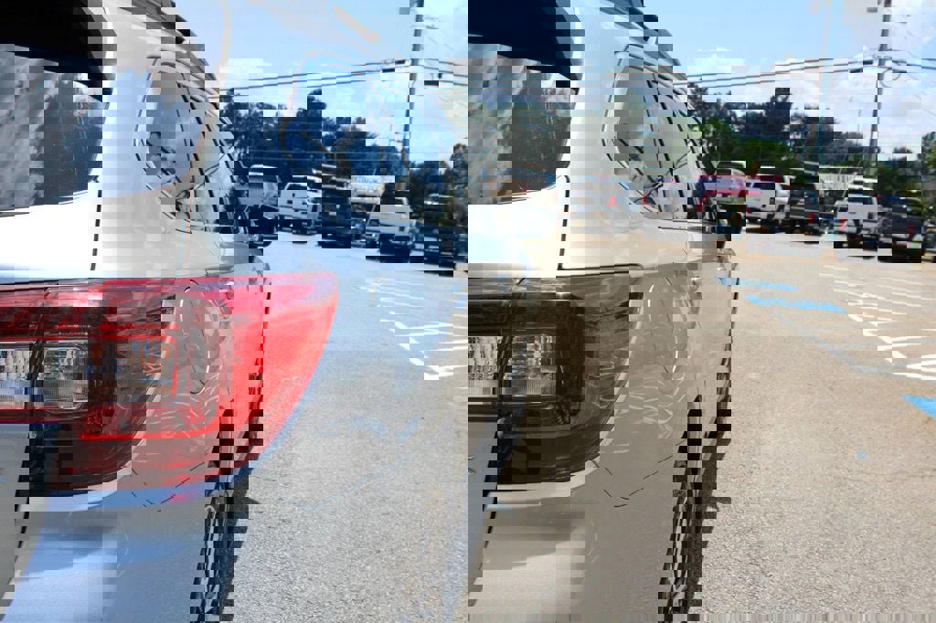 Used 2018 Subaru Outback 2.5i Limited image 19