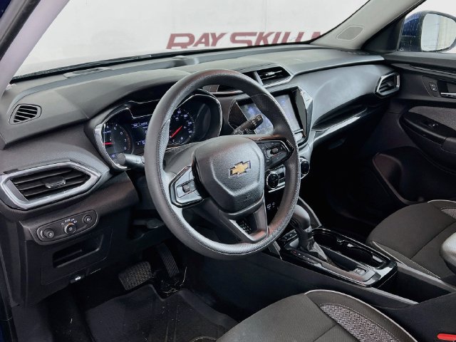 Used 2023 Chevrolet TrailBlazer LT w/ LPO, Blackout Package AWD/4WD image 32