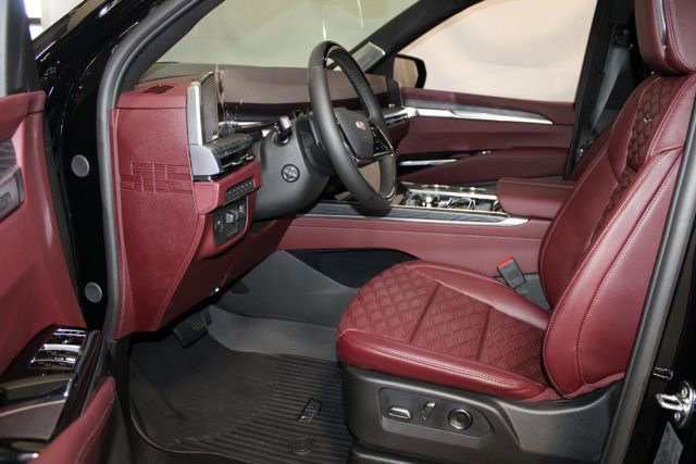 New 2026 Cadillac Escalade ESV Sport w/ Touring Package AWD/4WD image 4