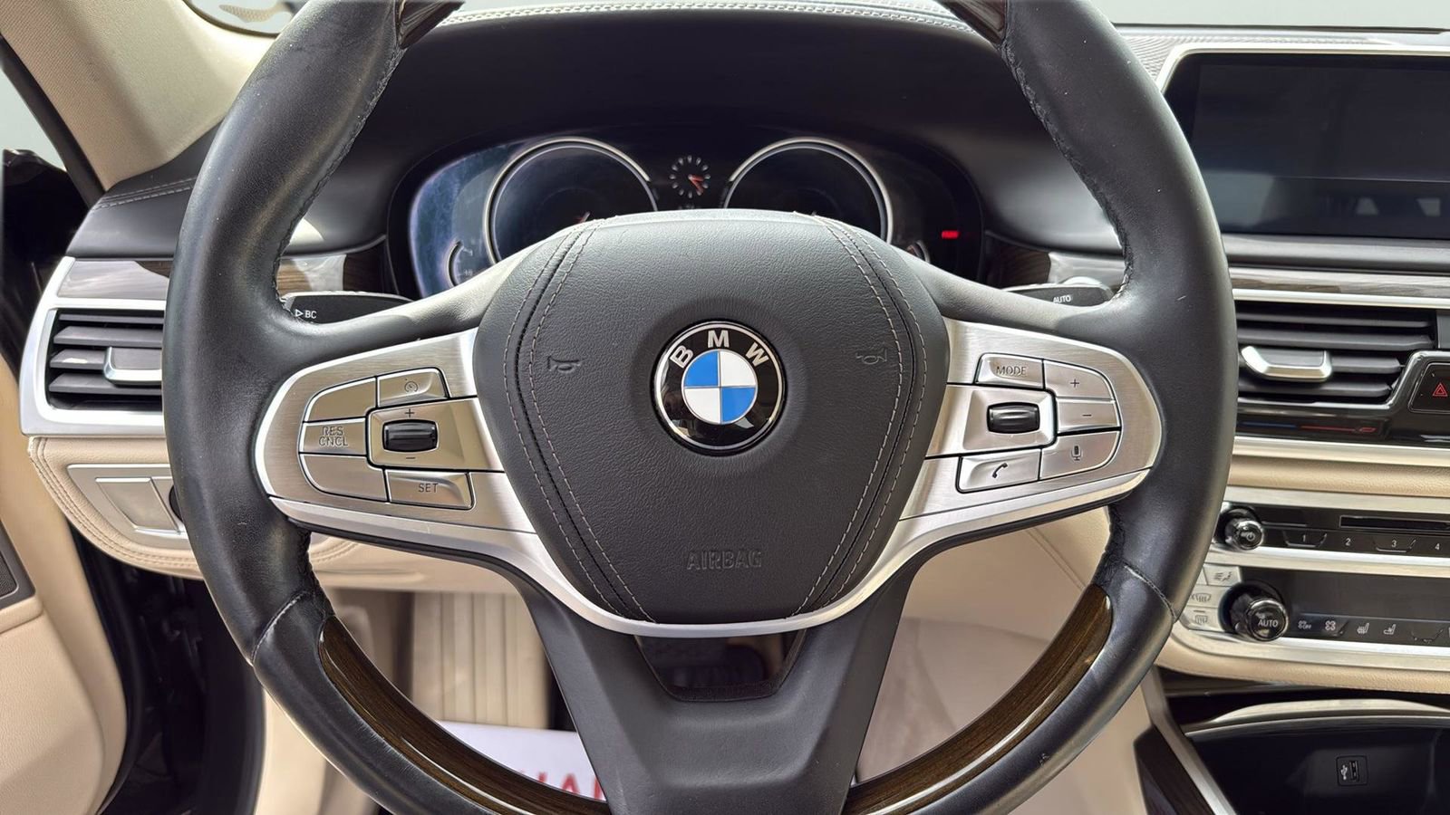 Used 2019 BMW 740i w/ Executive Package image 15