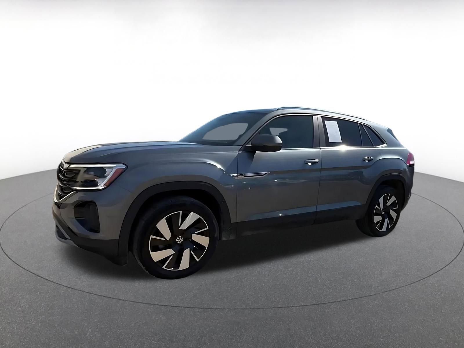 Used 2025 Volkswagen Atlas Cross Sport SE image 8