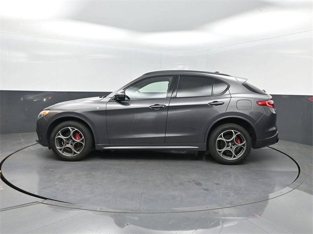 Used 2022 Alfa Romeo Stelvio Ti image 2