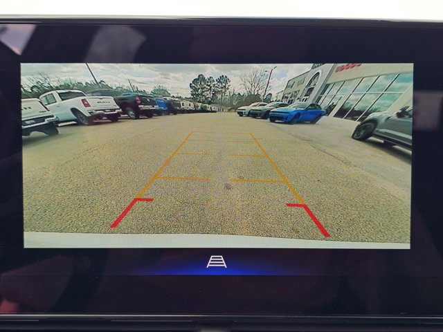 Used 2025 Chevrolet Trax LT w/ LT Convenience Package FWD image 29