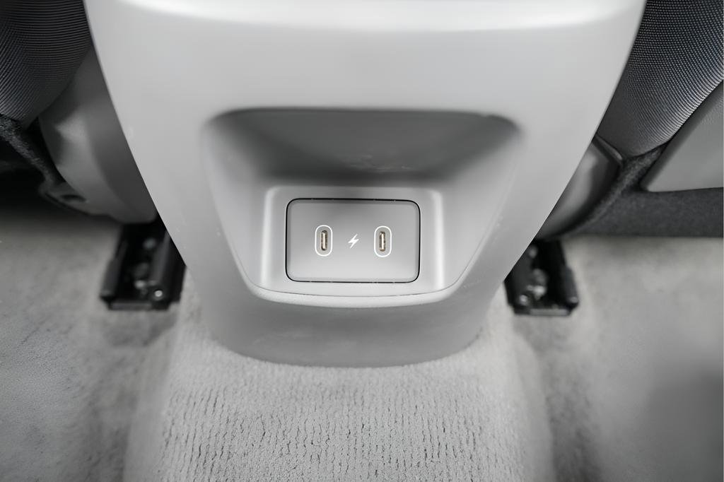 Certified 2025 Hyundai Elantra Blue FWD image 18