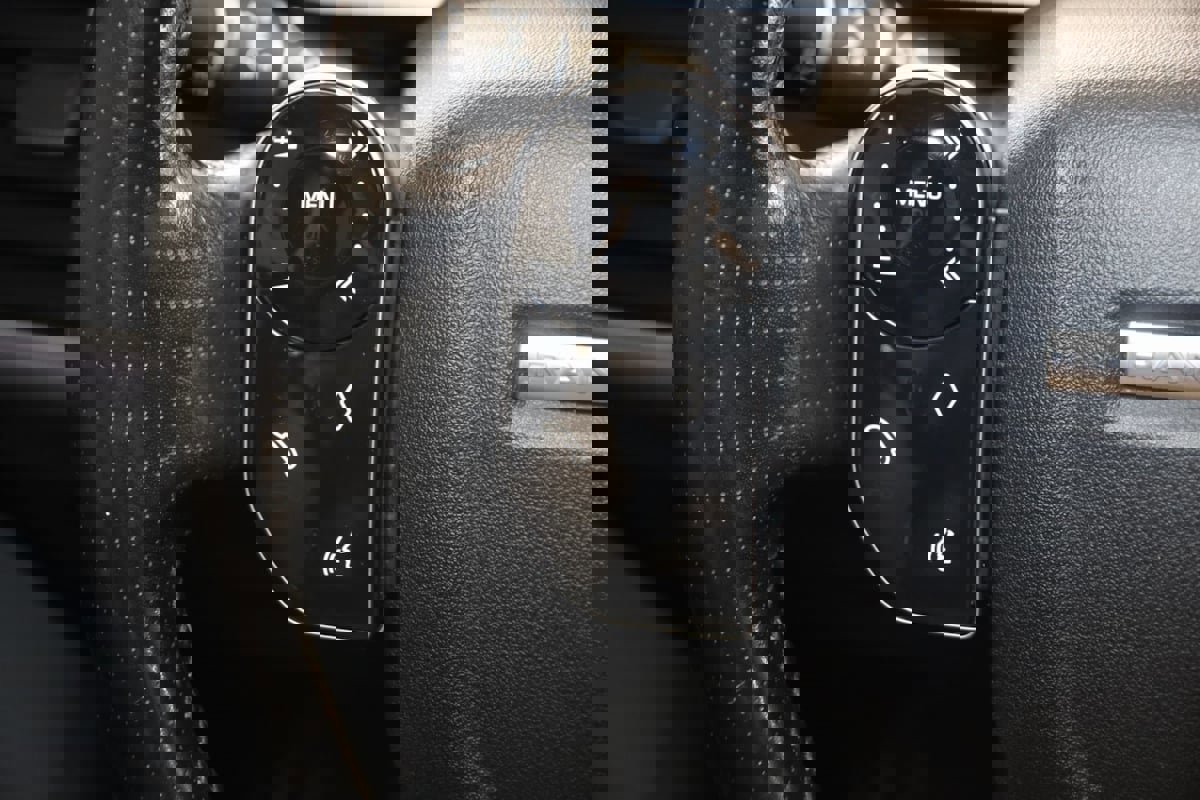 Used 2018 Land Rover Range Rover Sport HSE image 34