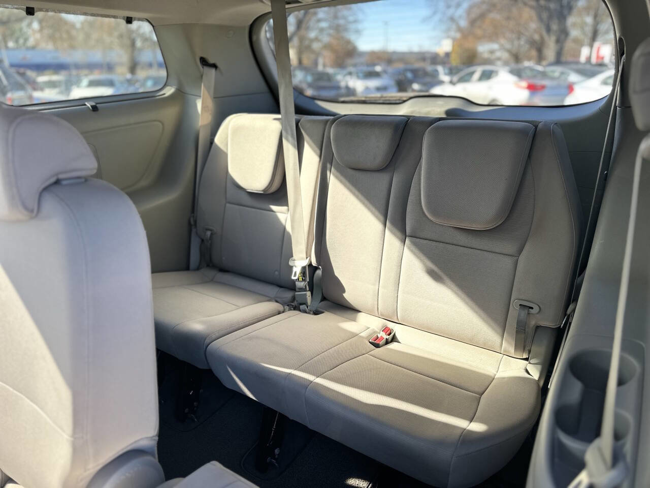 Used 2015 Kia Sedona LX w/ LX Convenience Package image 20