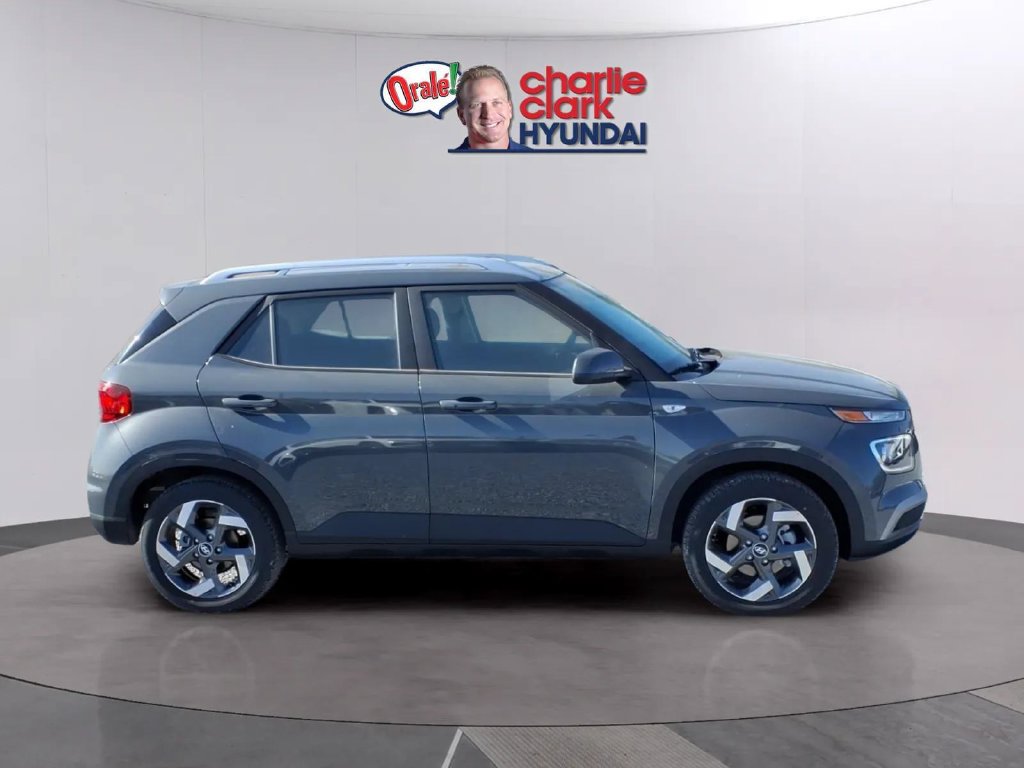 New 2026 Hyundai Venue SEL FWD image 6
