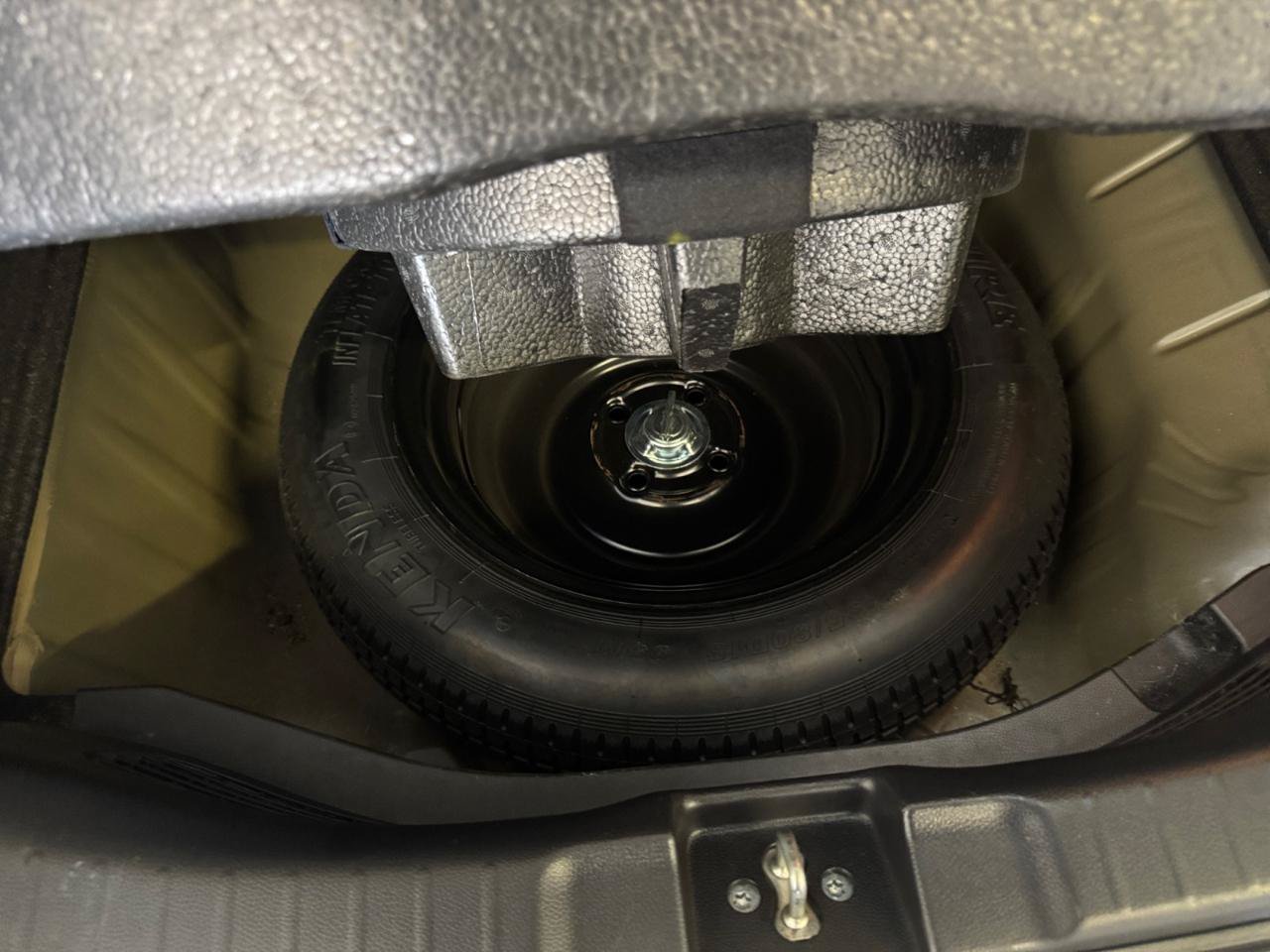 Used 2018 Honda Fit LX image 25