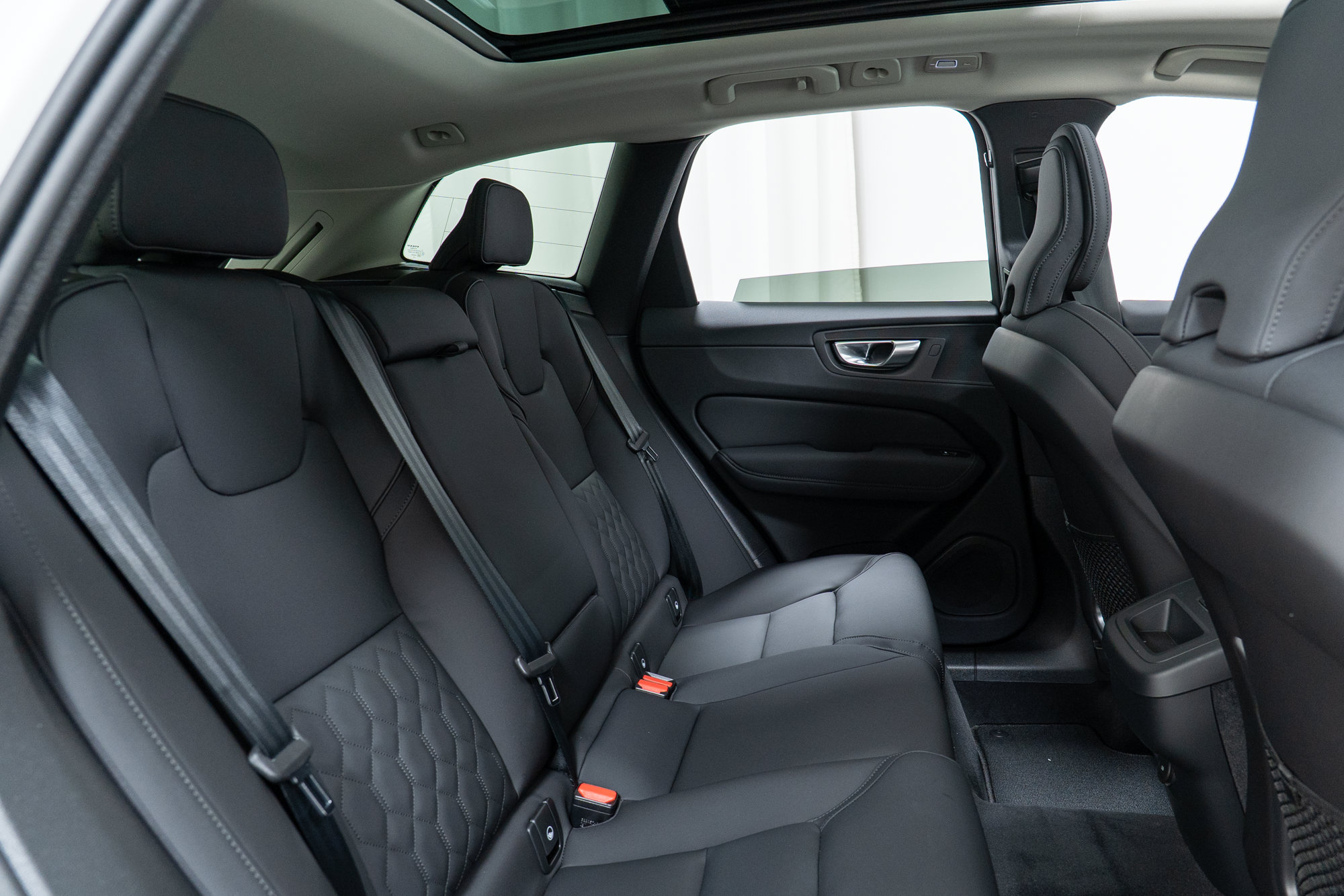 New 2026 Volvo XC60 B5 Core w/ Climate Package AWD/4WD image 24