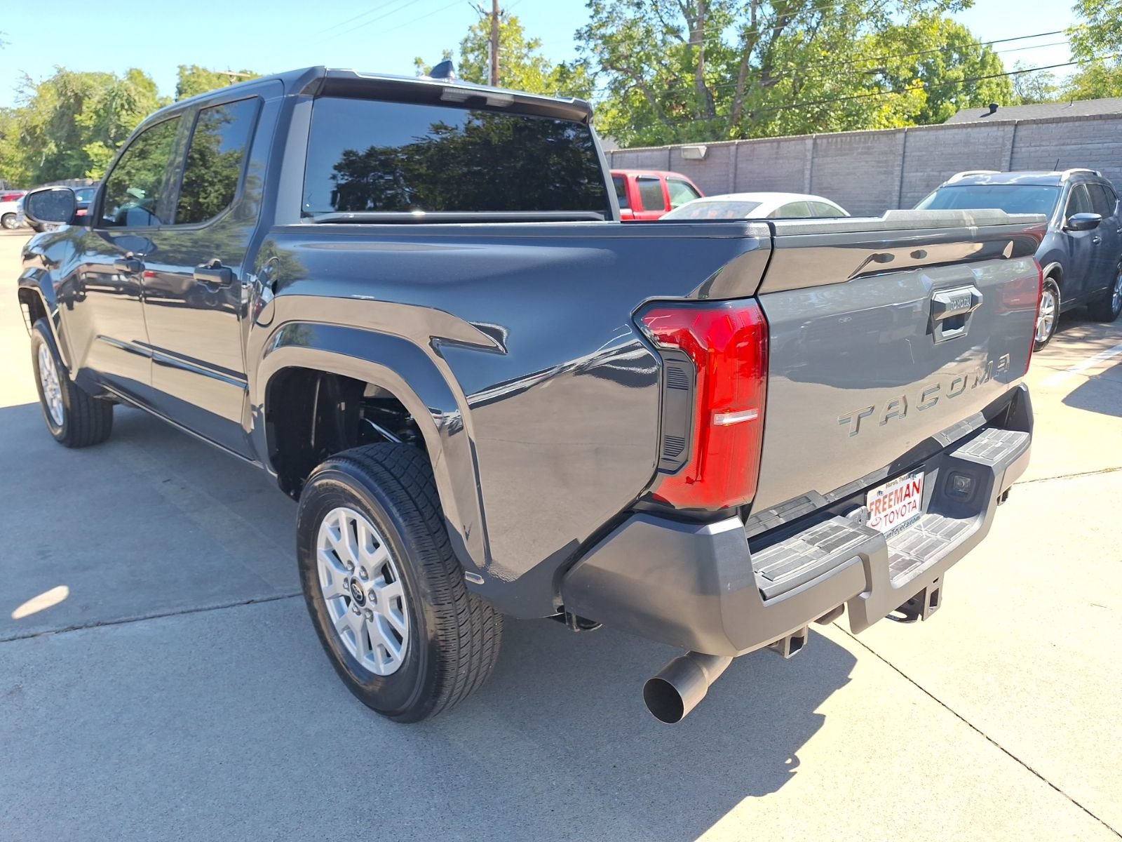 Used 2025 Toyota Tacoma SR RWD image 4