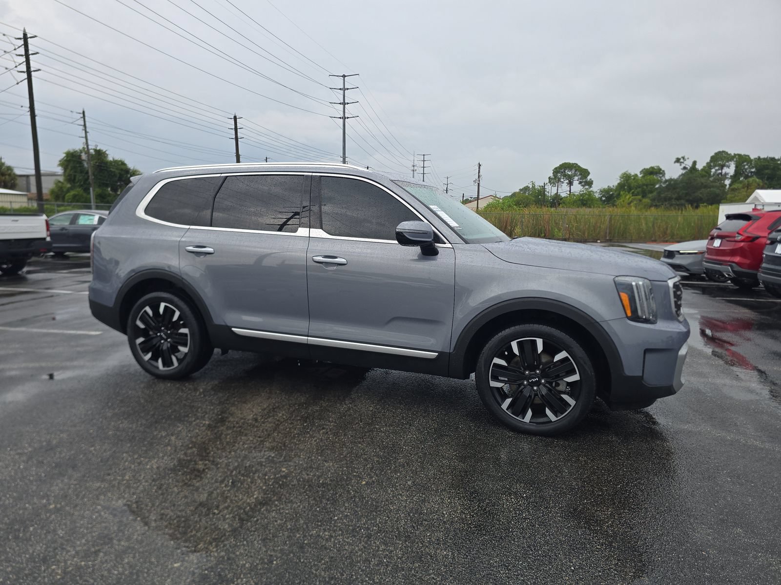 Used 2023 Kia Telluride SX FWD image 2
