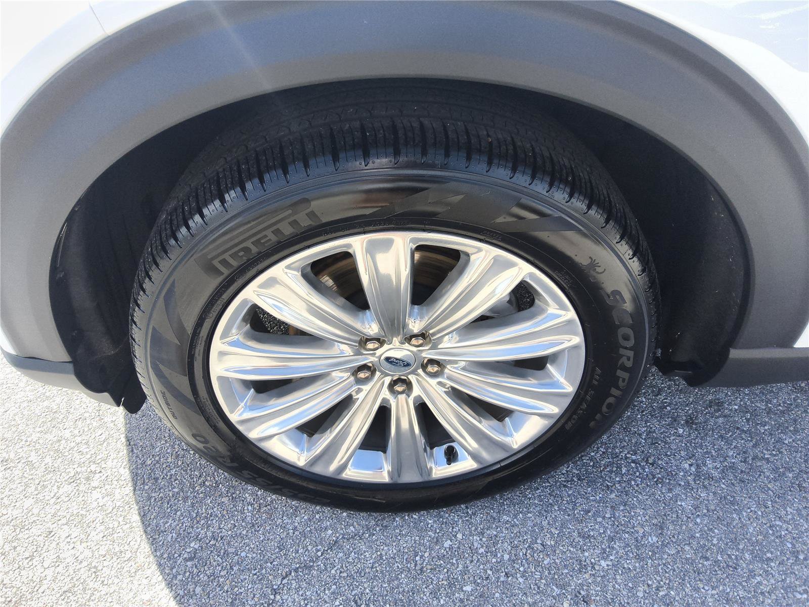 Certified 2023 Ford Explorer Limited w/ Limited Technology Package RWD image 11