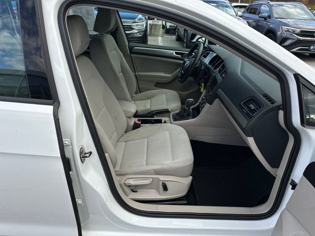 Used 2017 Volkswagen Golf S image 33
