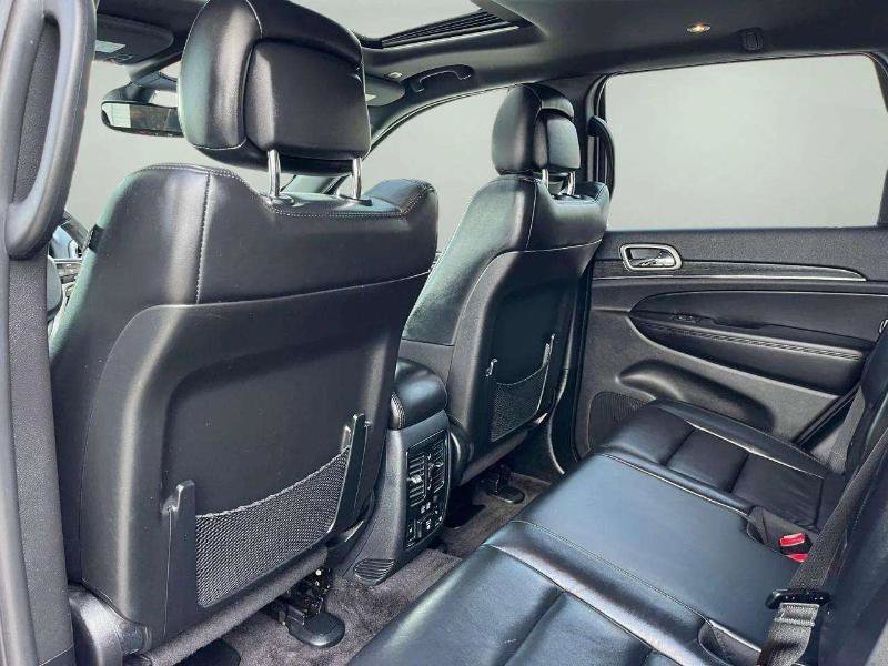 Used 2018 Jeep Grand Cherokee Limited AWD/4WD image 16
