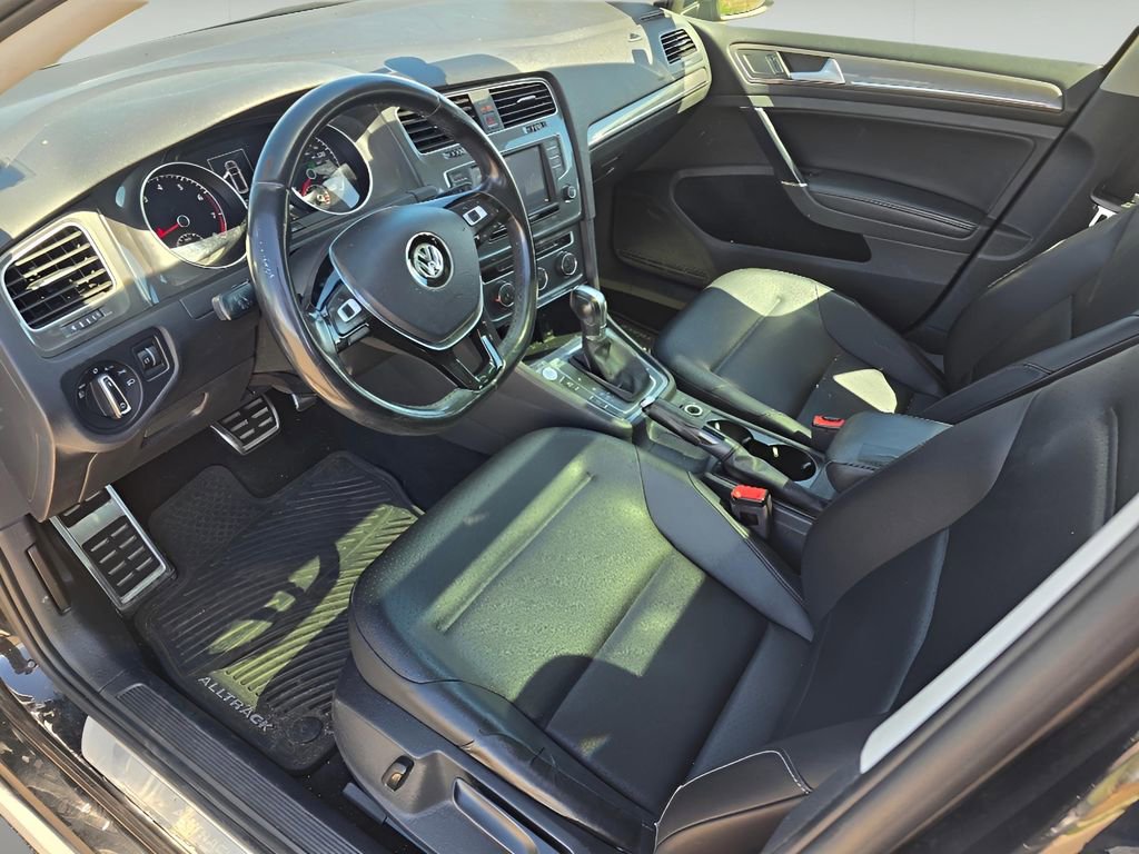 Used 2017 Volkswagen Golf Alltrack SE image 13
