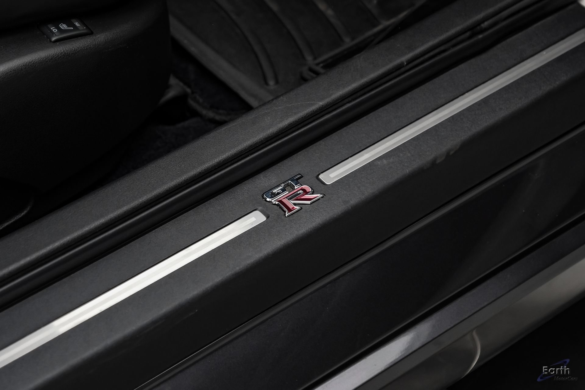 Used 2014 Nissan GT-R Black Edition AWD/4WD image 59