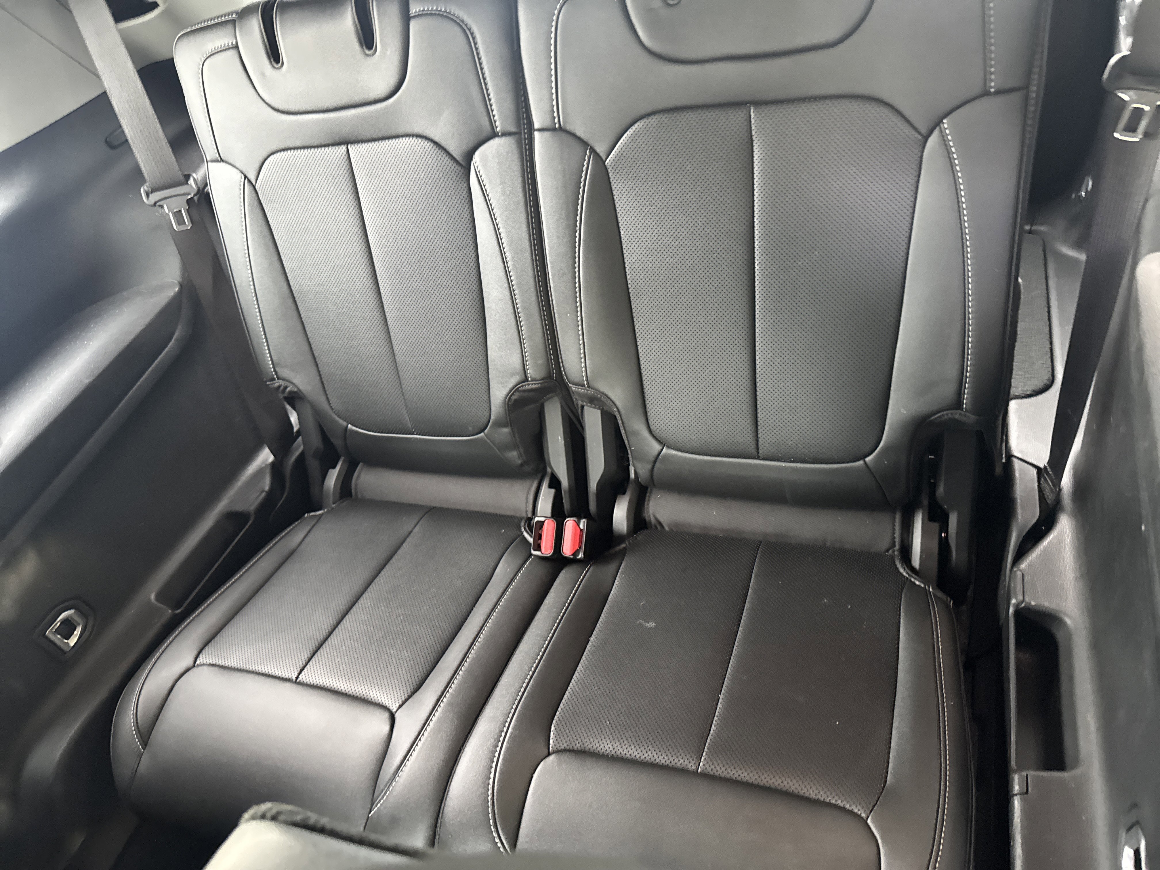 Used 2023 Jeep Grand Cherokee L Limited w/ Luxury Tech Group II image 14