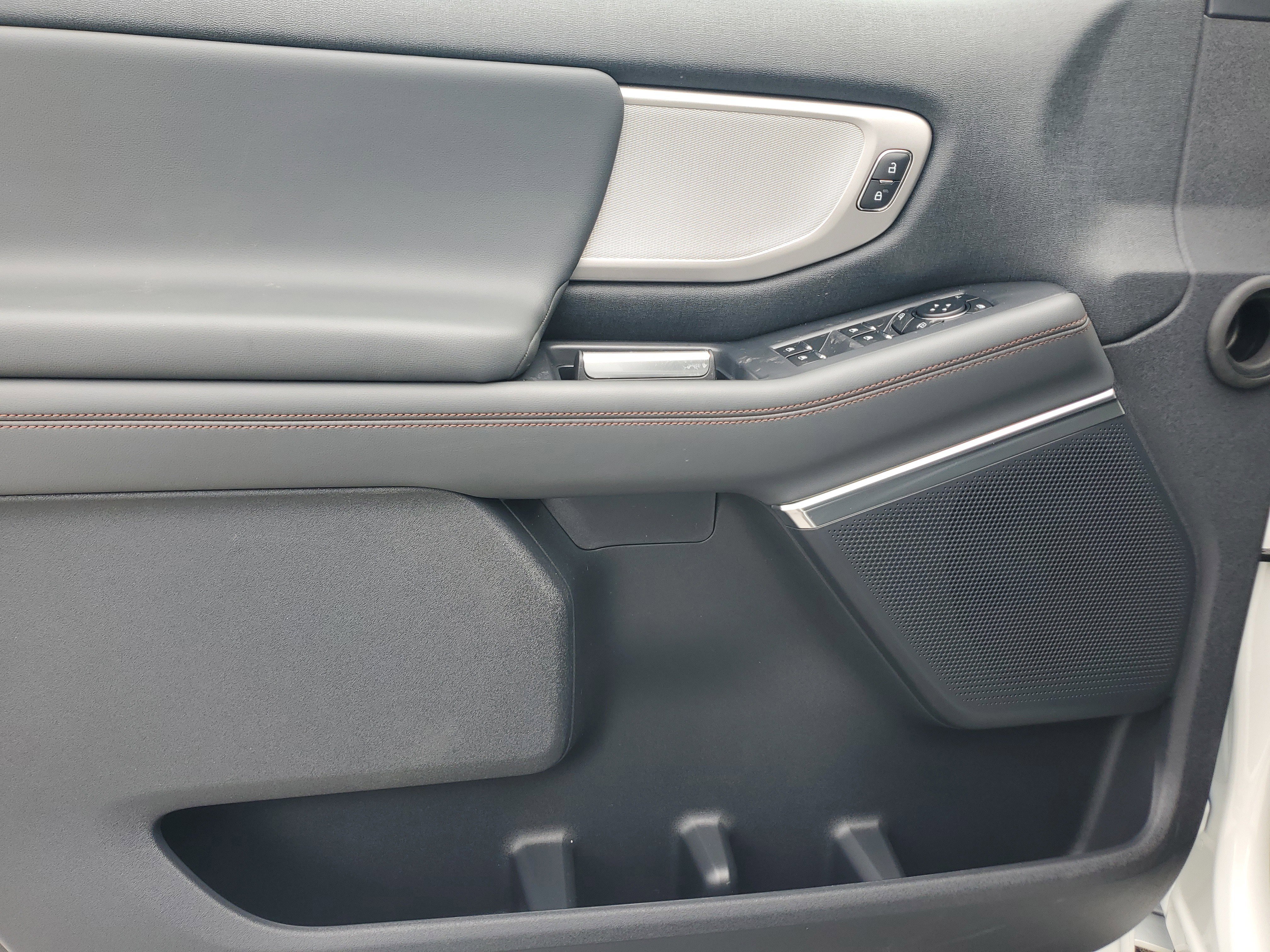 New 2025 Ford Expedition Max Active image 13