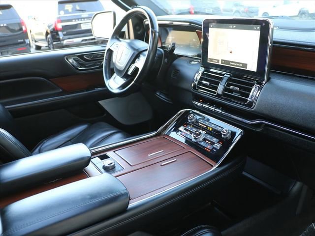 Used 2020 Lincoln Navigator Reserve w/ Equipment Group 208A Reserve image 12