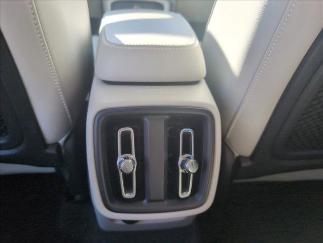 Used 2021 Volvo XC40 T5 Inscription w/ Climate Package image 20