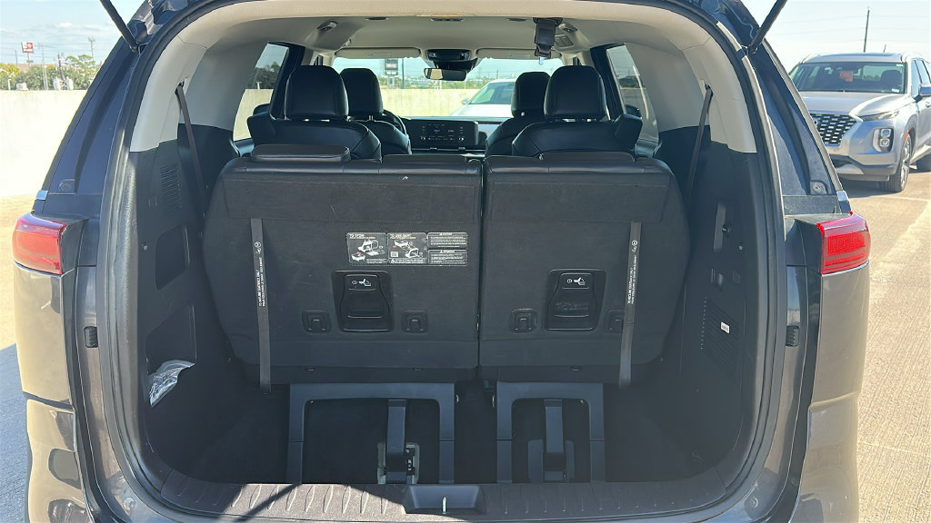 Used 2024 Kia Carnival LX FWD image 35