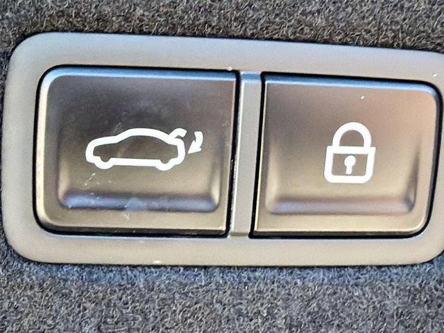 Used 2025 Genesis G90 3.5T image 13