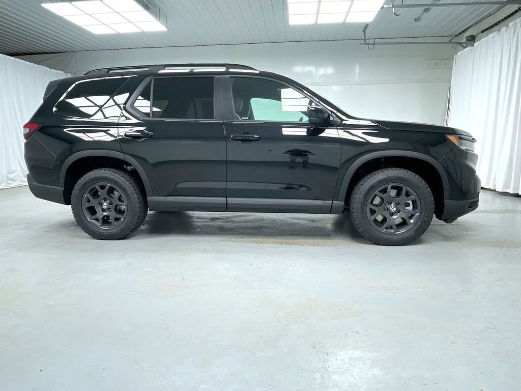 New 2025 Honda Pilot TrailSport image 10