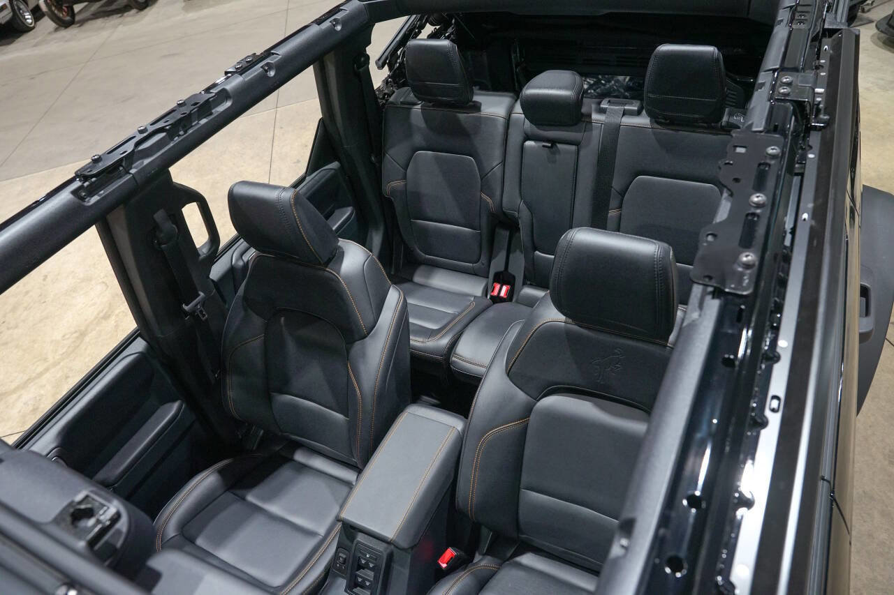Used 2024 Ford Bronco Badlands image 19