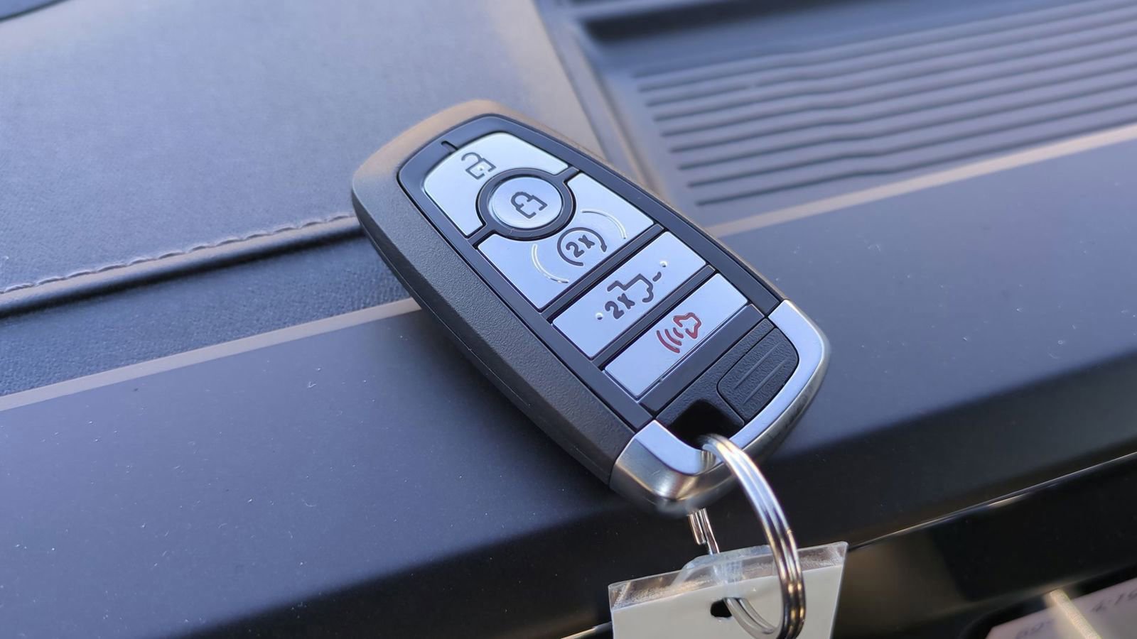 New 2024 Ford F250 Lariat w/ Lariat Ultimate Package image 39