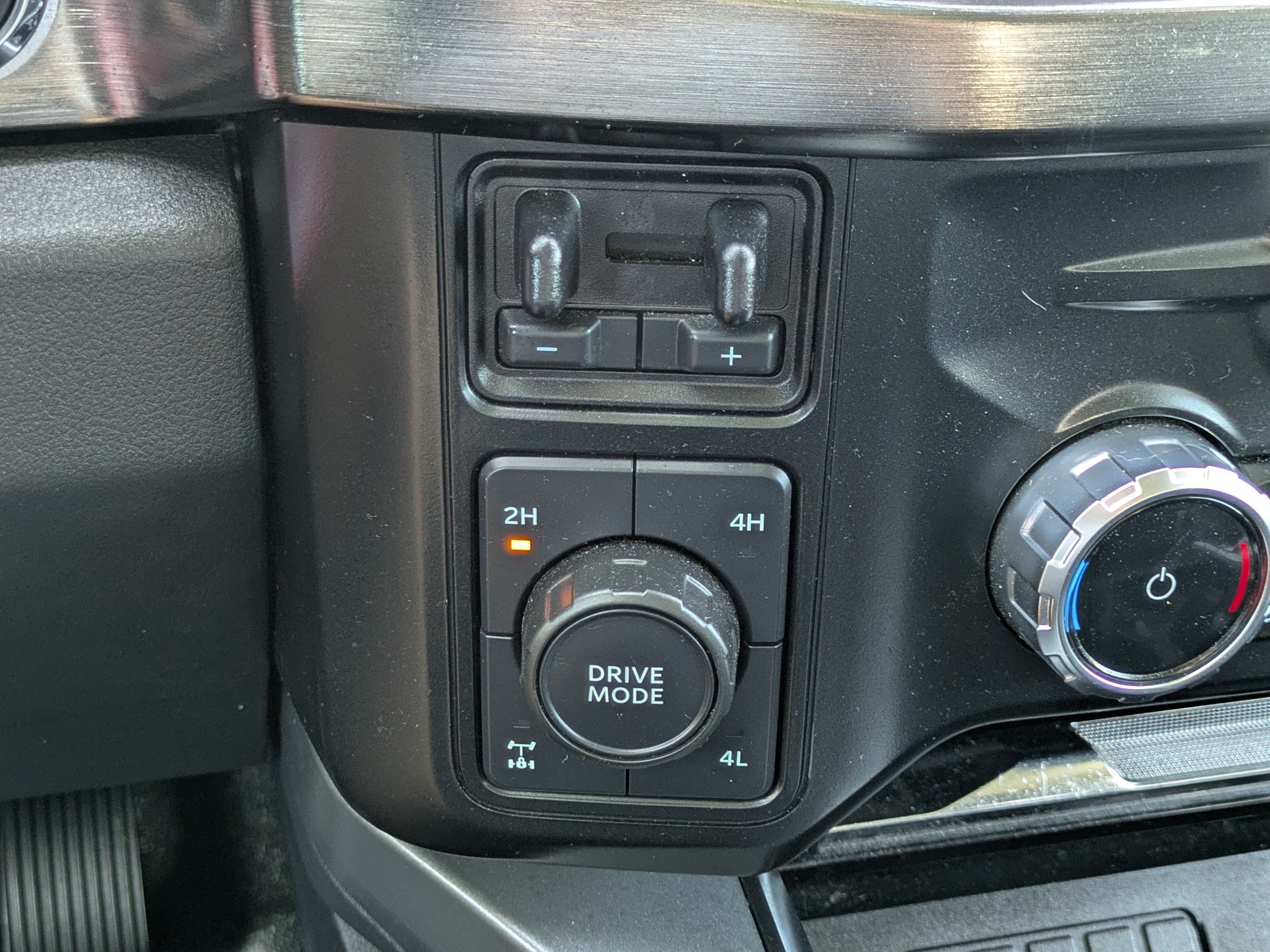 Used 2024 Ford F250 Lariat w/ Lariat Ultimate Package AWD/4WD image 27