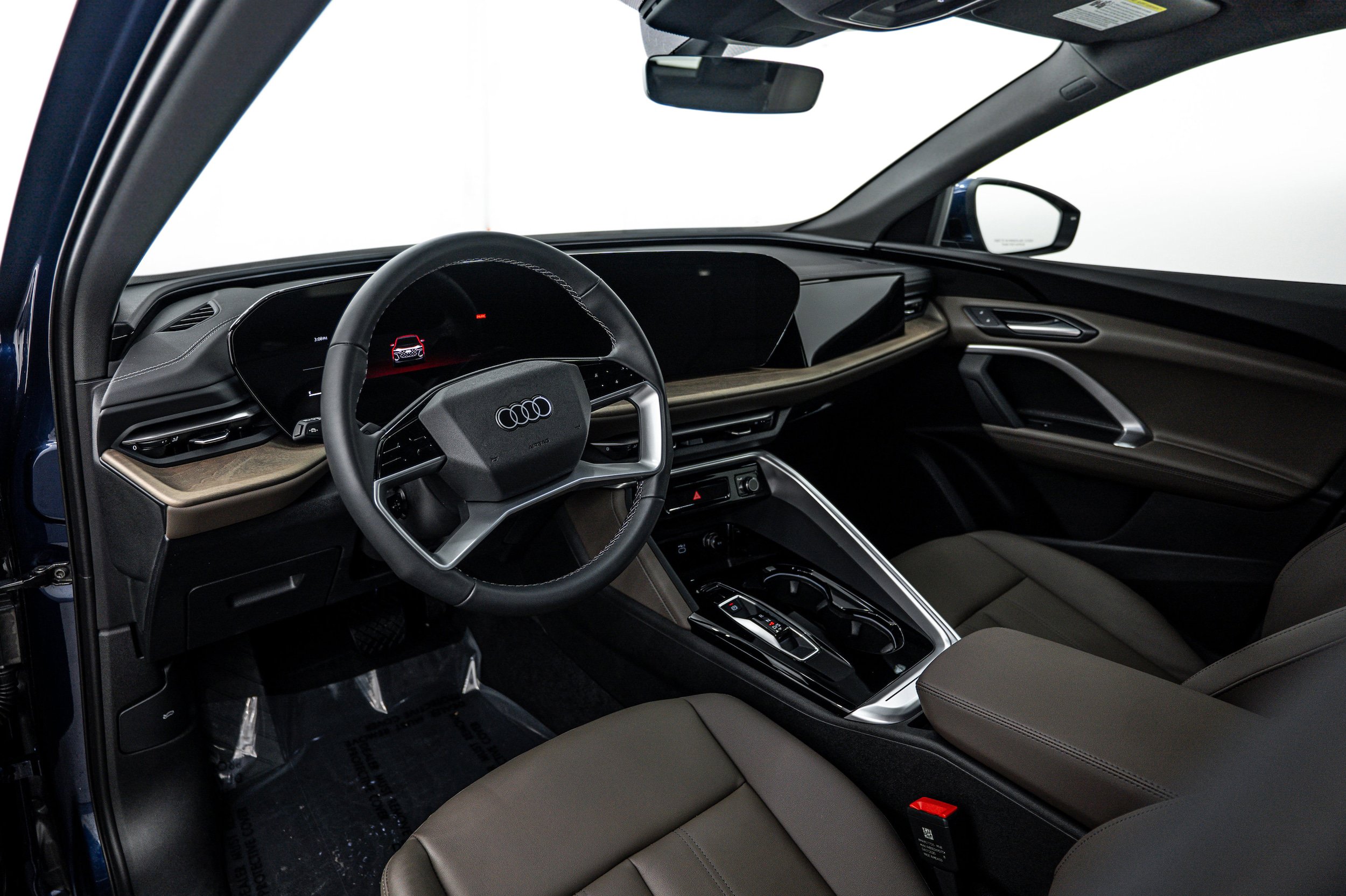 Used 2025 Audi Q5 Premium w/ Convenience Package AWD/4WD image 11