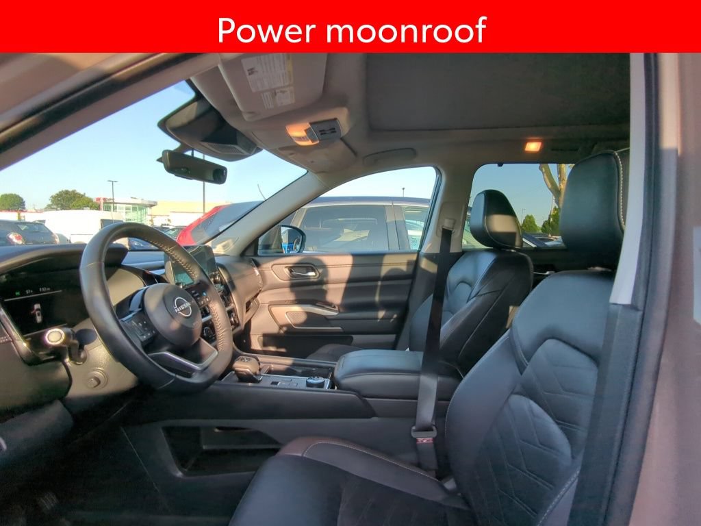 Used 2023 Nissan Pathfinder Platinum AWD/4WD image 6